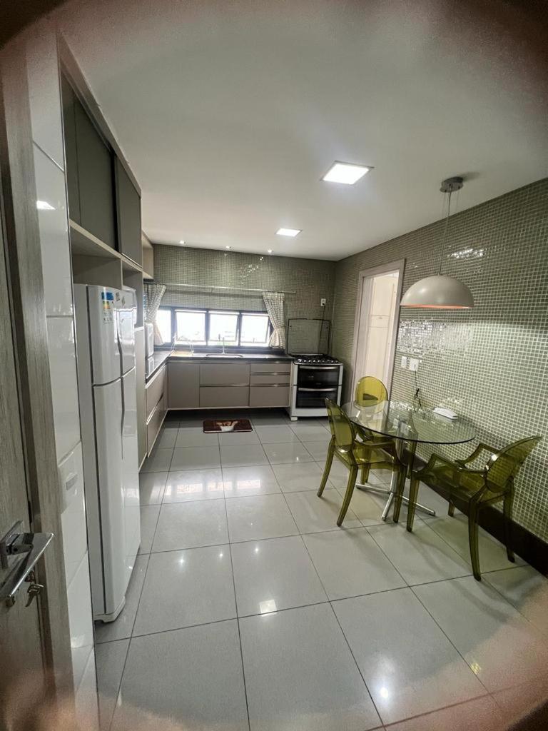 Em Edificio 100% Mobiliado Temporada Manaus